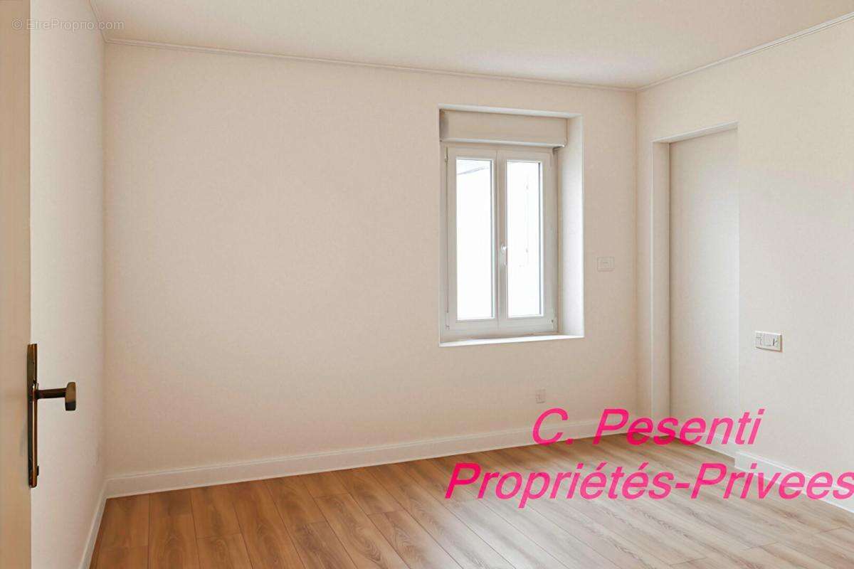 Maison à BUSSY-SAINT-GEORGES