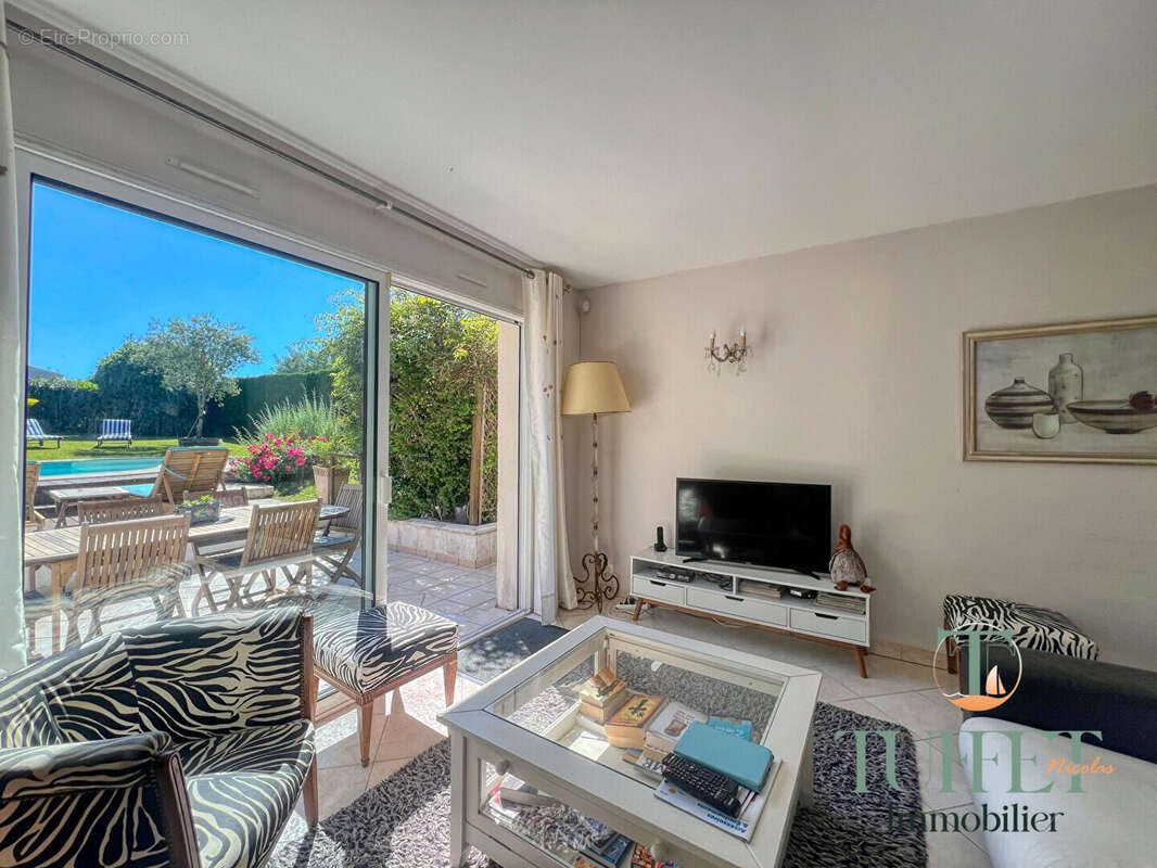 Maison 118 m² à Breuillet  - photo 5