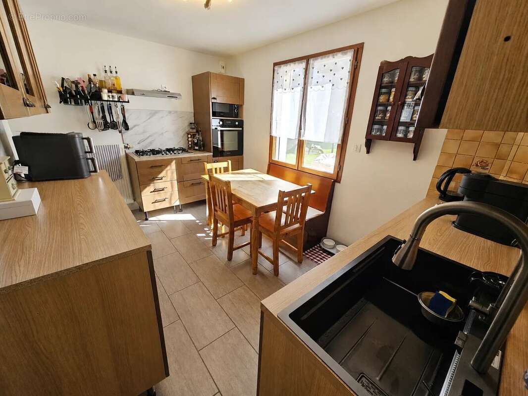 Maison à SERRIS