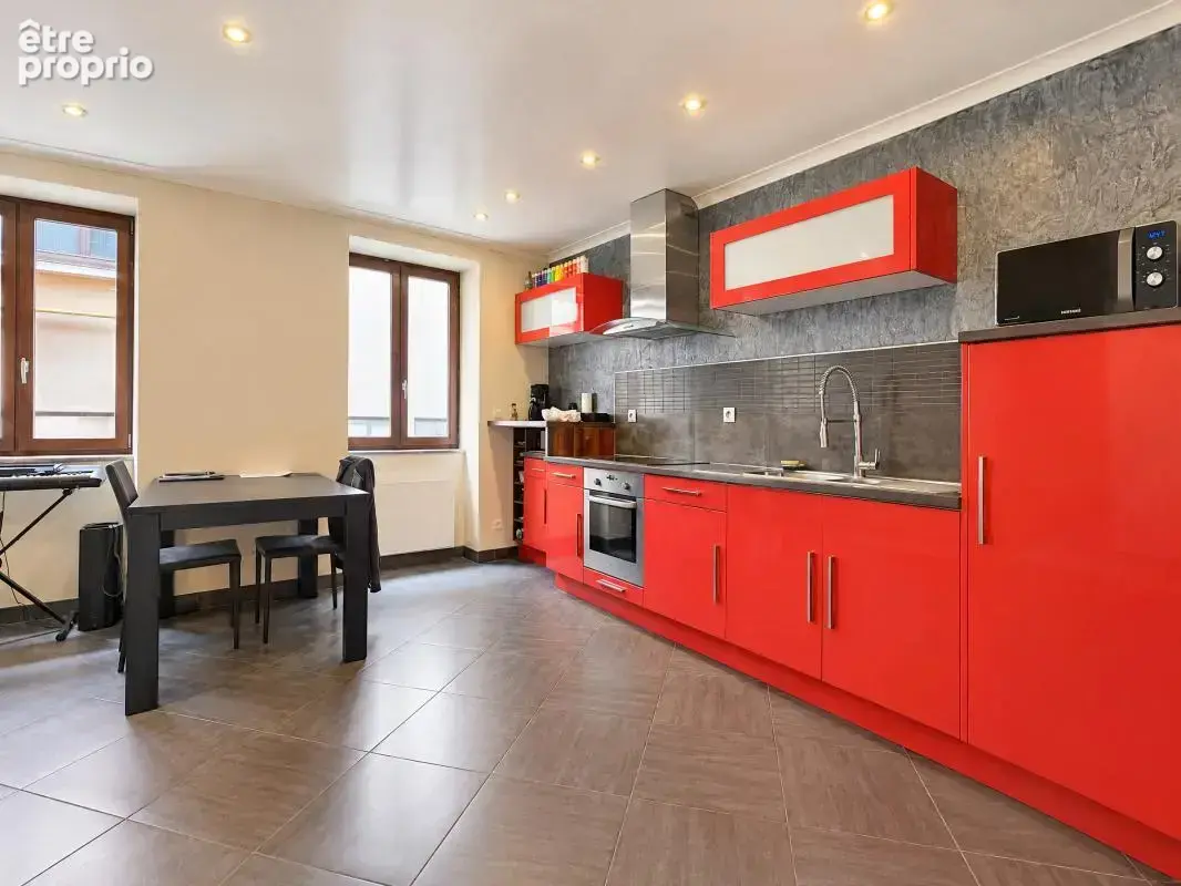 Appartement - 1 Chambre - Buanderie - Garage double - Au cœur de la ville - Proche toutes commodités - photo 2
