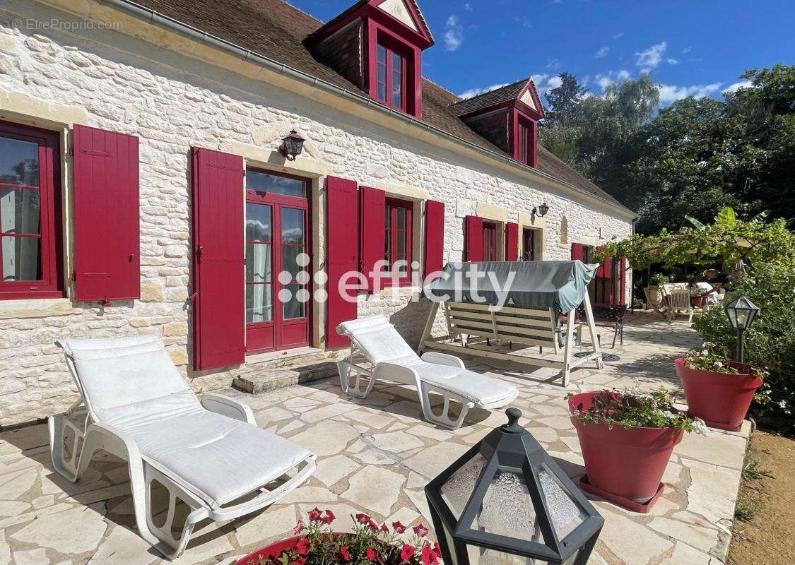 Maison à VARENNES-VAUZELLES