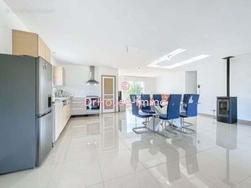 Maison 95 m² à Les Leves-Et-Thoumeyragues  - photo 6