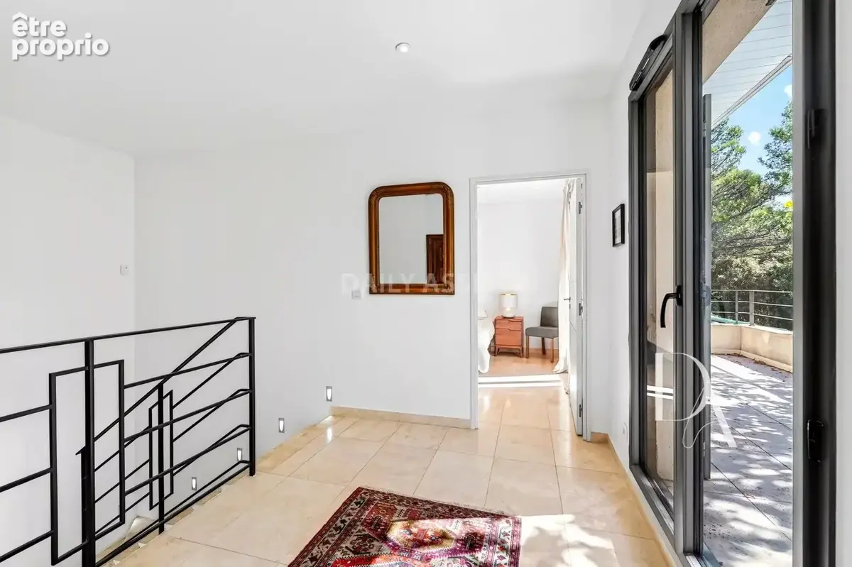 Villa contemporaine avec piscine à Saint-Marc-Jaumegarde – 214 m² au cœur d’un parc de 4 000 m² - photo 16