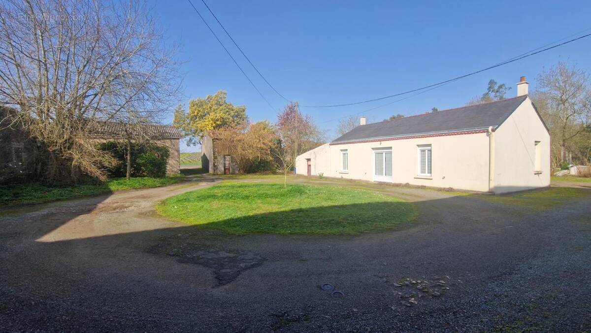 Maison à LE LOROUX-BOTTEREAU