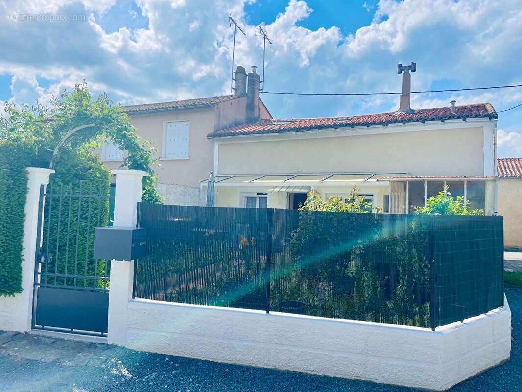 Maison à MAISONNEUVE