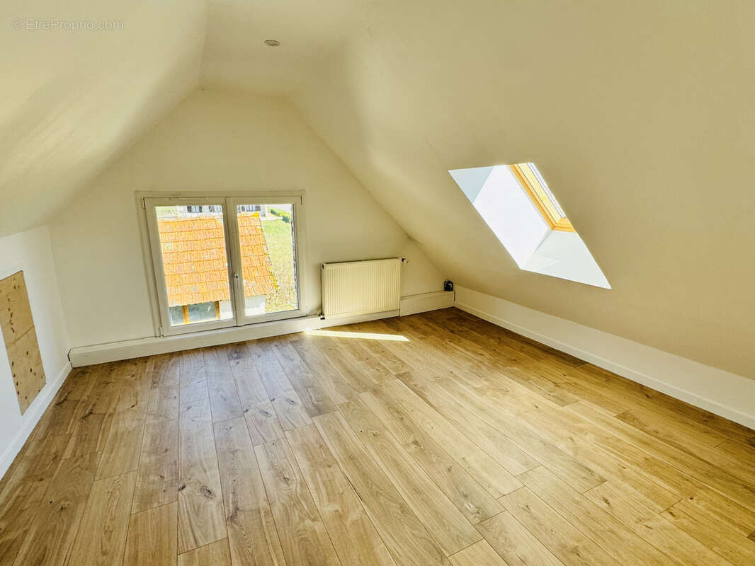 Maison à LA CHAPELLE-SAINT-SAUVEUR