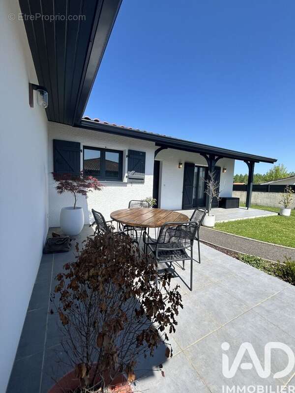 Photo 4 - Maison à SAUBION