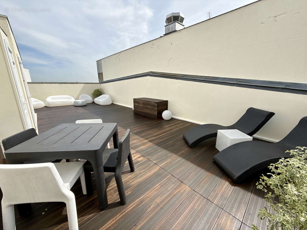 Appartement à CHARENTON-LE-PONT