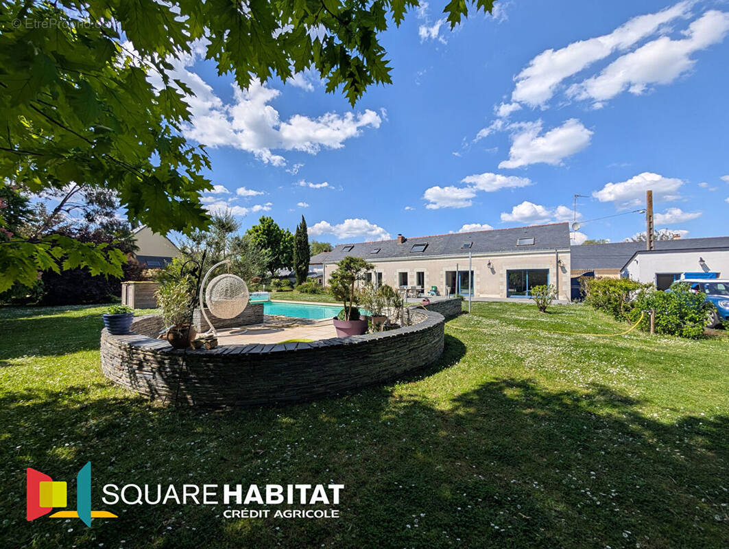 Maison à VILLEVEQUE