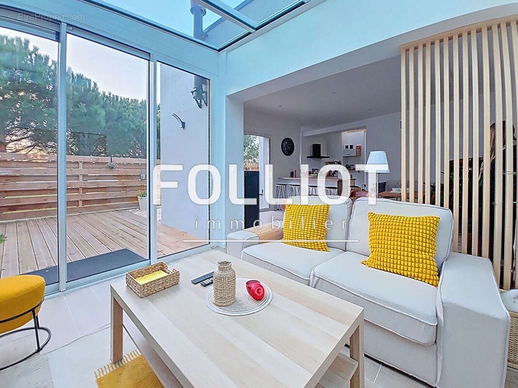 Maison à SAINT-PAIR-SUR-MER