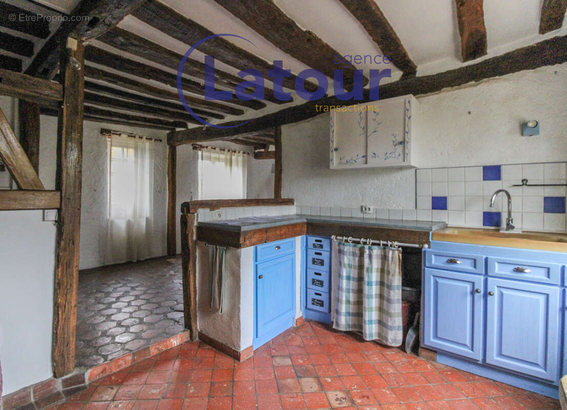 Maison à TREMBLAY-LES-VILLAGES