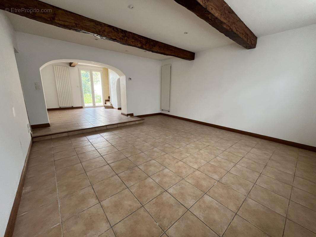 Maison à LAUZERVILLE