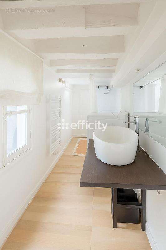 Appartement à PARIS-6E