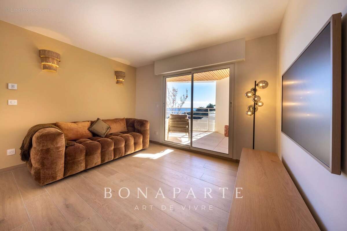 VUE MER PANORAMIQUE : Duplex d’exception de 60 m² pieds dans l’eau avec jardin privatif de 36 m² - photo 10