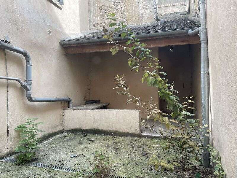 Appartement 450 m² à Sens  - photo 7