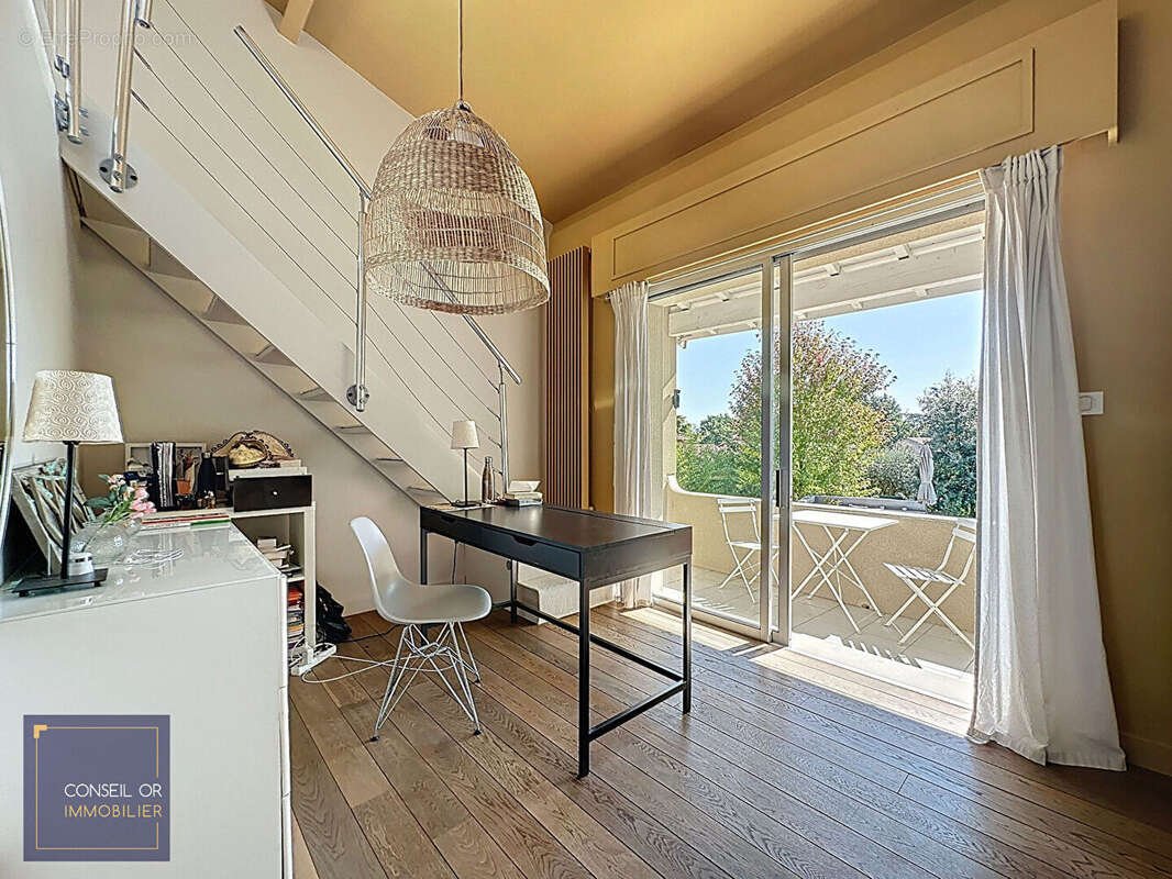 Maison à SAINT-GENIS-LAVAL