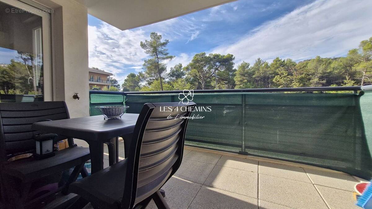 Appartement à CHATEAUNEUF-LE-ROUGE