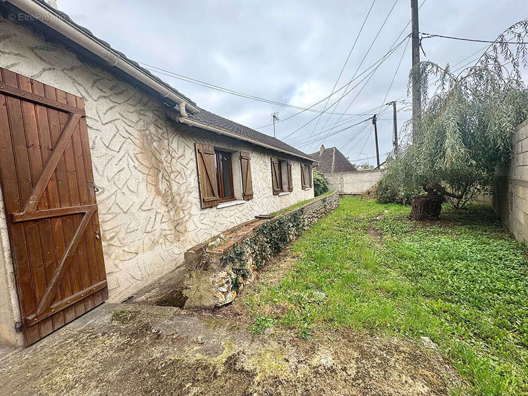 Maison à SAINT-REMY-SUR-AVRE