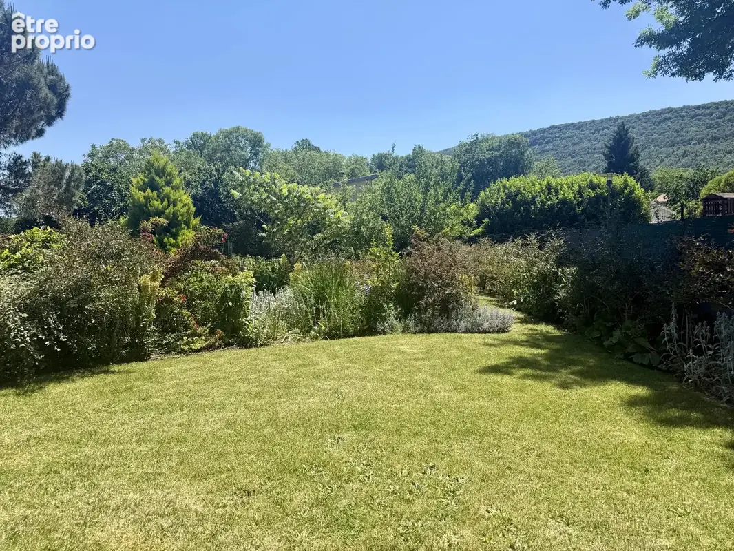 Maison de maitre du 18ème siècle au centre du village - photo 6