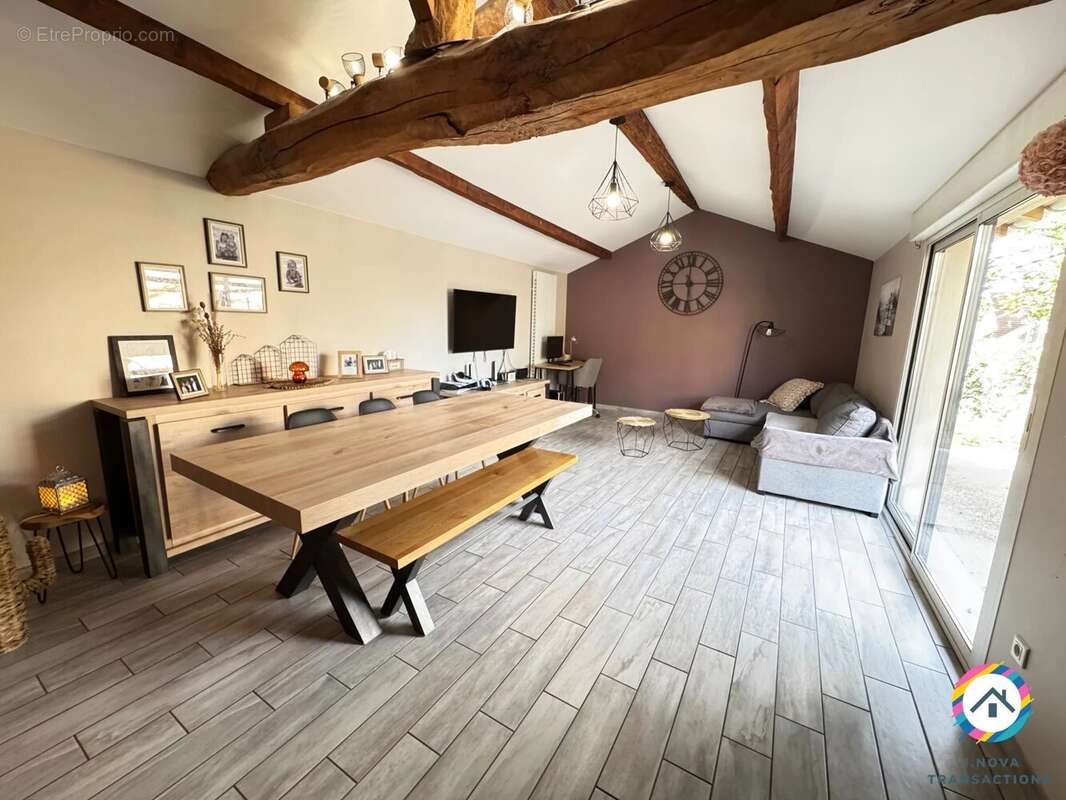 Maison à MONTMERLE-SUR-SAONE