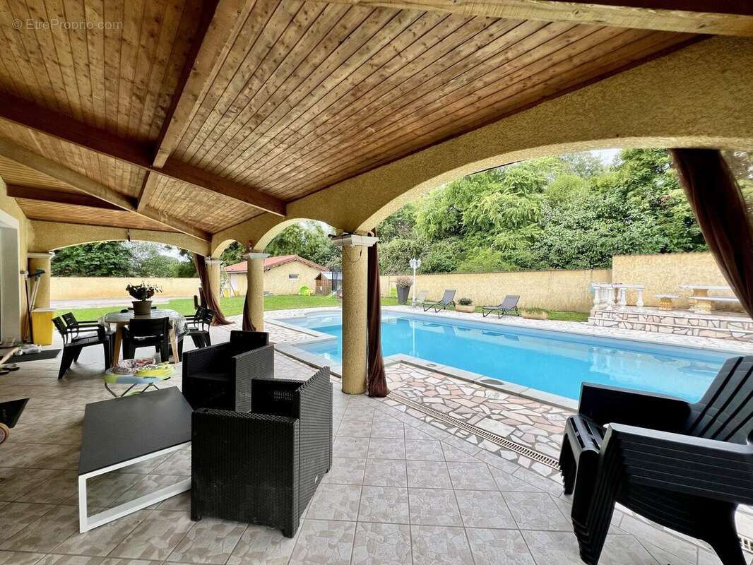 Maison à CHARVIEU-CHAVAGNEUX