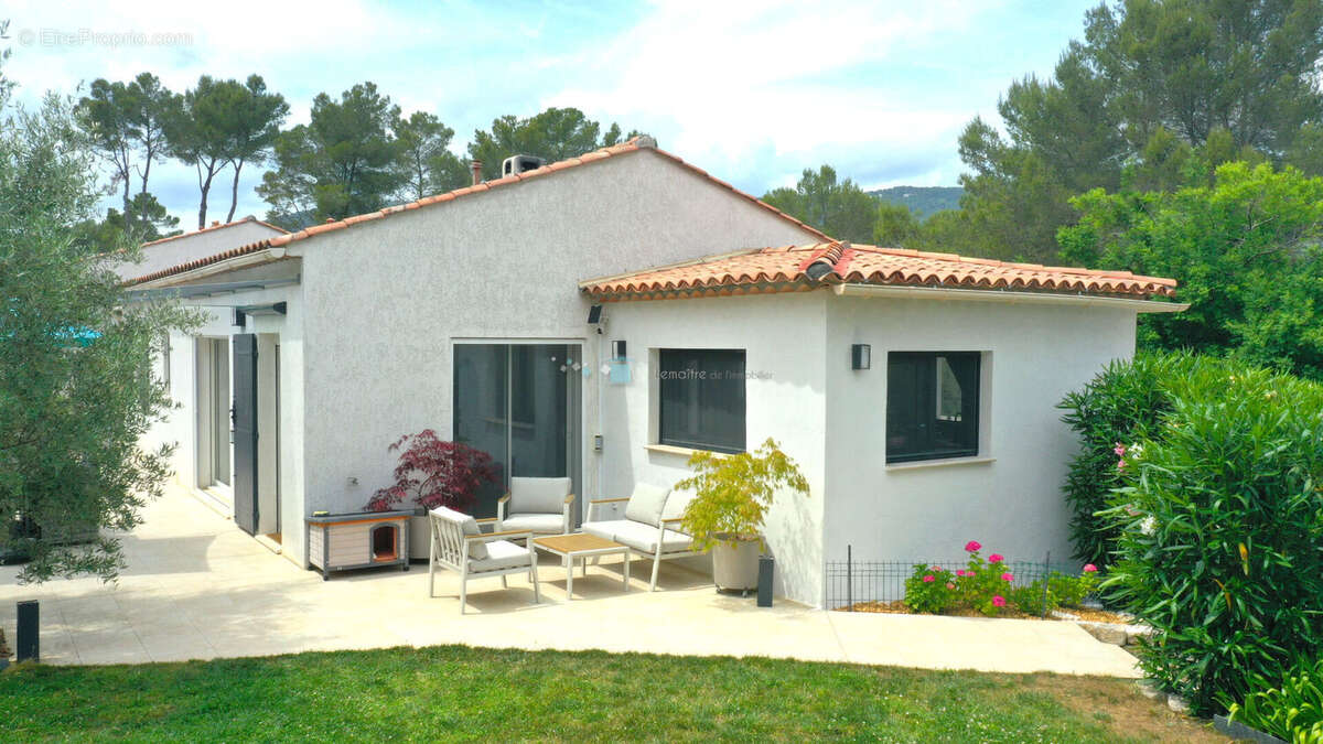 Maison à PEYMEINADE
