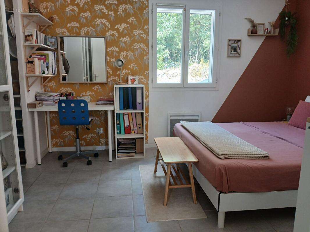Maison T5 de 108 m2 sur 1705m² de terrain au calme - Camps La Source - photo 12