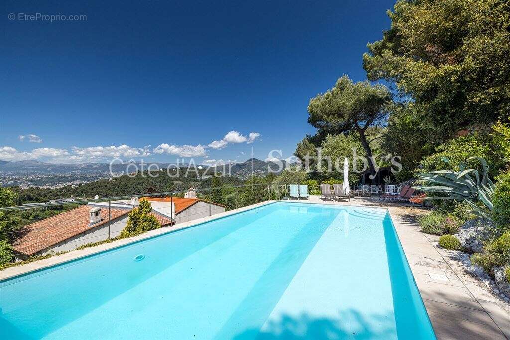 Maison provençale avec vue panoramique et piscine à Nice - photo 11