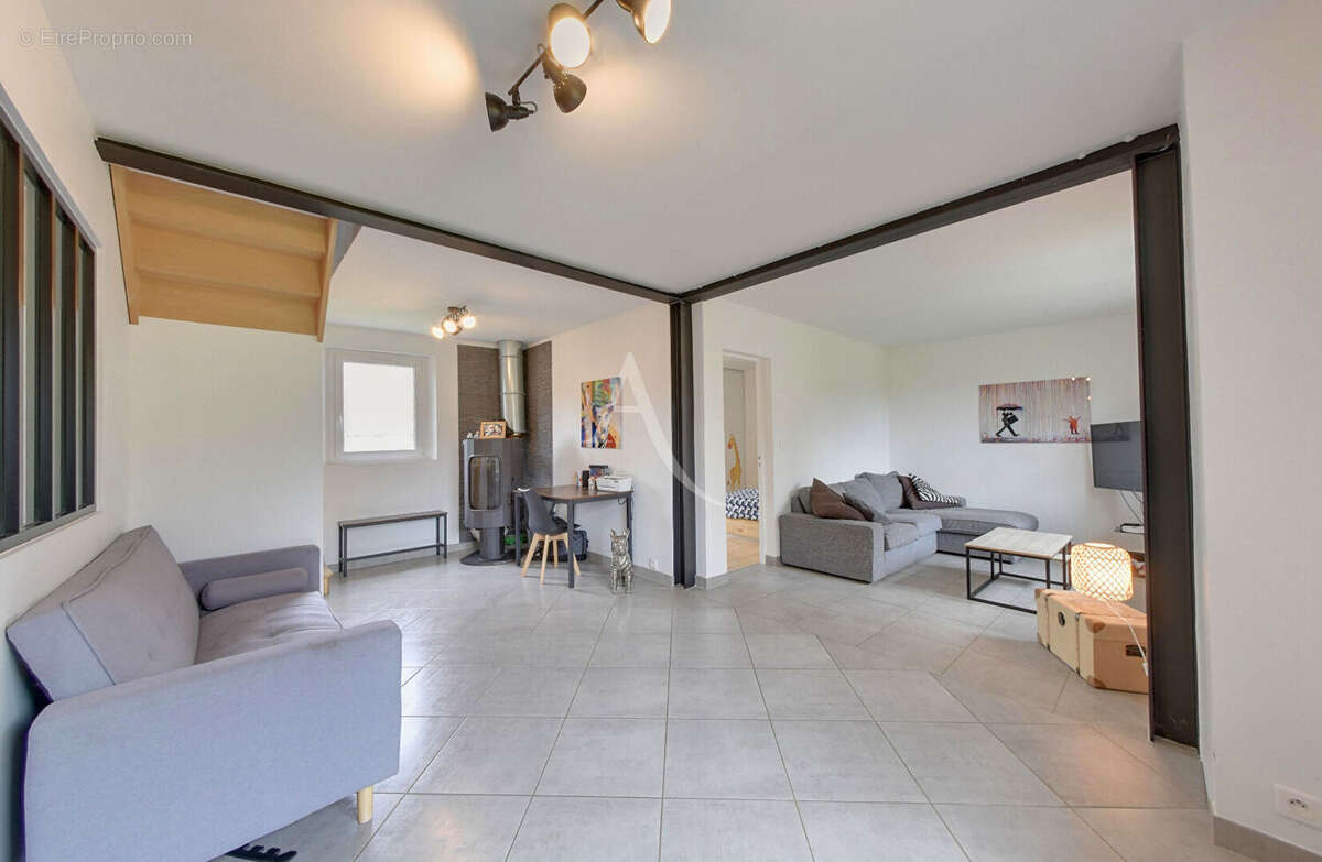 Maison à OZOIR-LA-FERRIERE