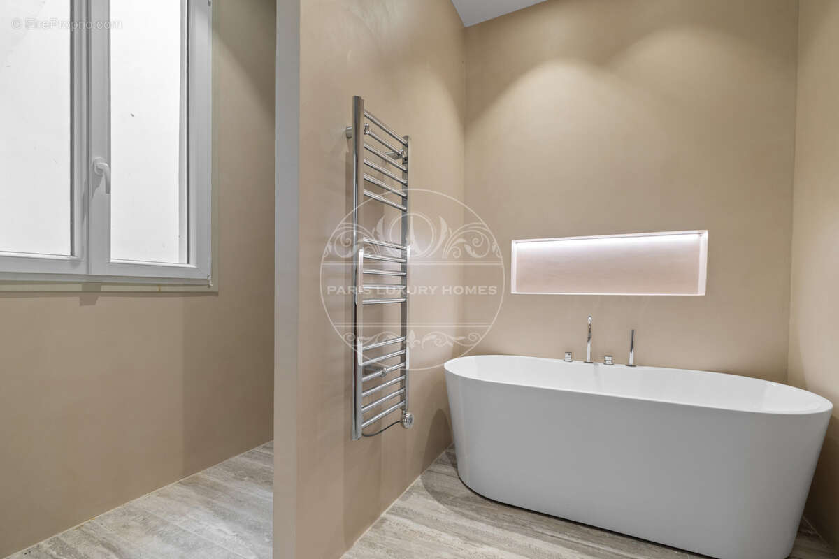 Superbe appartement atypique à Paris 1er ! - photo 17