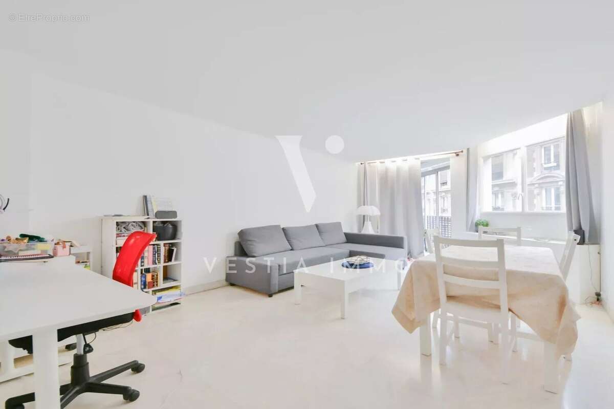 Appartement à PARIS-17E