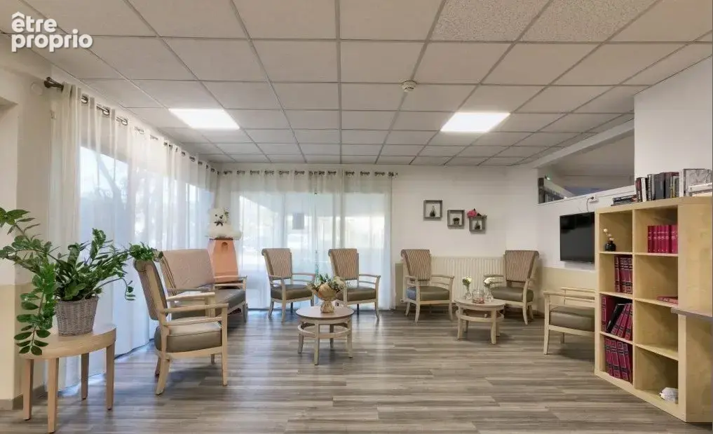 INVESTISSEMENT LOCATIF  Châteauneuf-les-Martigues  Résidence Ehpad Les Jardins de Valtrède - 6.58% de rentabilité - photo 5