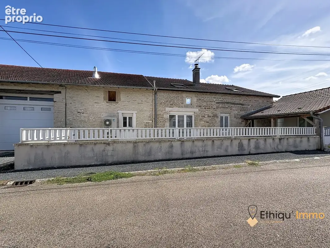 Maison 6 pièces 218 m² à vendre à Gillancourt (52330) - photo 2