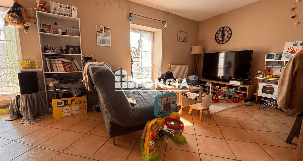 Appartement à TONNAY-BOUTONNE