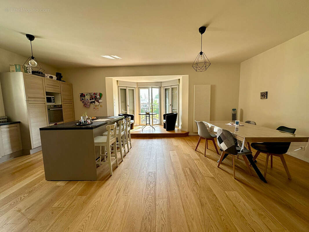 Appartement à LA FERE