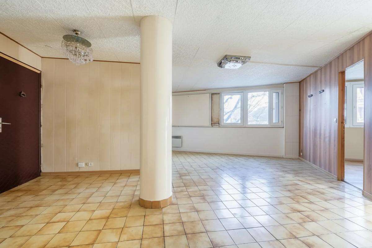 Appartement à AUBERVILLIERS