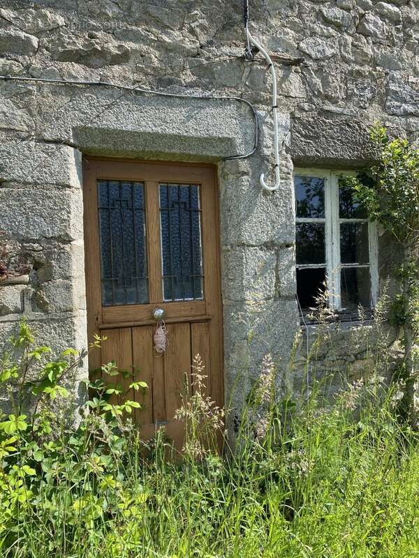 Maison à EYMOUTIERS