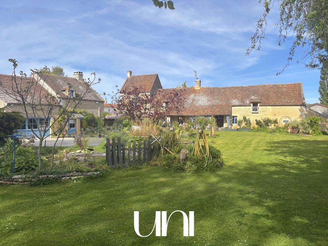 Maison 373 m² à Airan  - photo 3