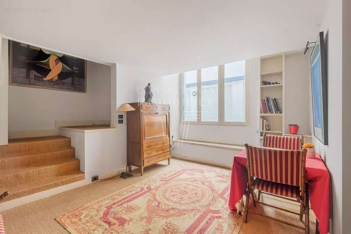 Appartement à PARIS-7E