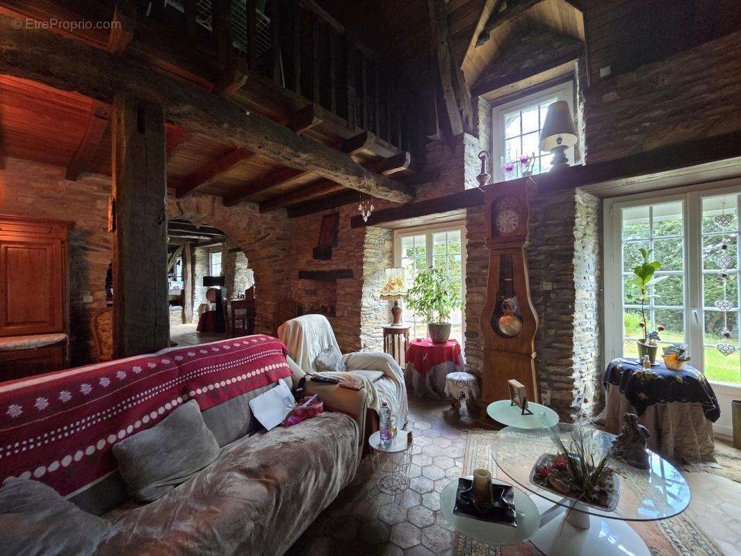 Maison à MUR-DE-BRETAGNE