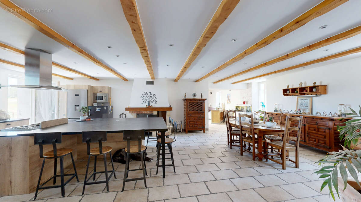 Appartement à FORCALQUIER