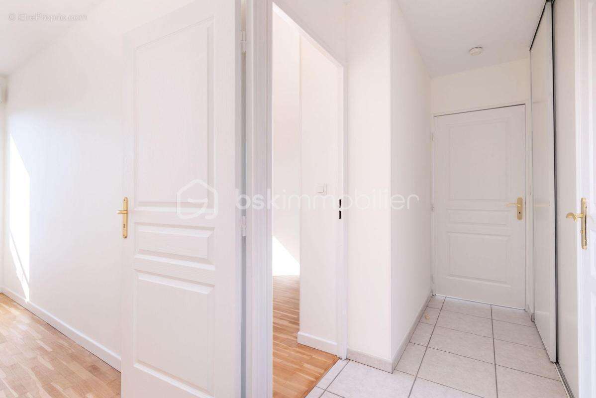 Appartement t3 – centre-ville – tram t10 - photo 9