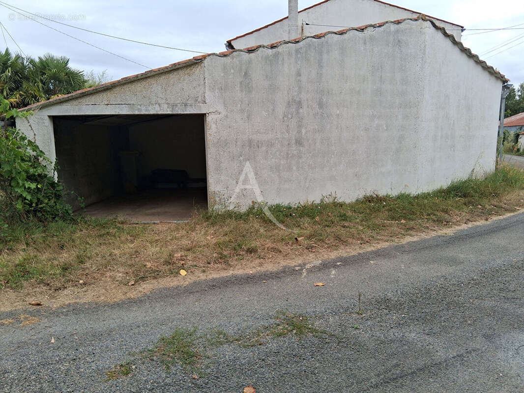 Maison à LA GRIPPERIE-SAINT-SYMPHORIEN