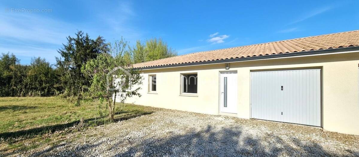 Maison à COUTRAS