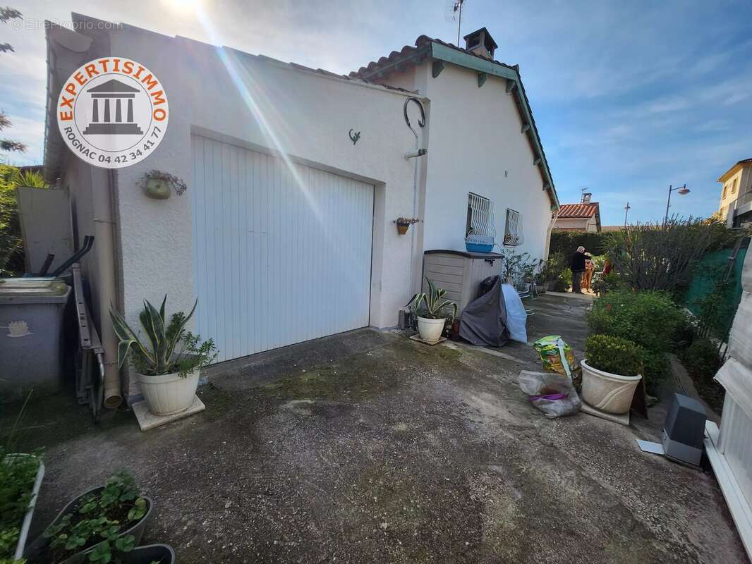 Maison à SAINT-VICTORET