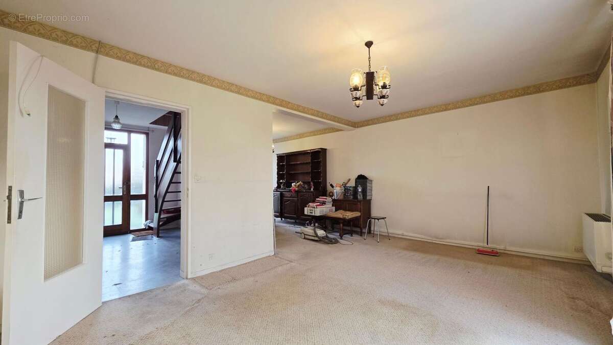 Maison à SAINT-DOULCHARD