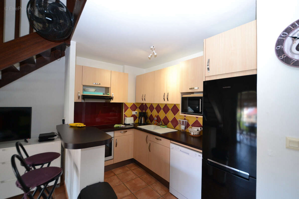 Superbe T3 duplex meublé de 85m2 à Bas du Fort - photo 4