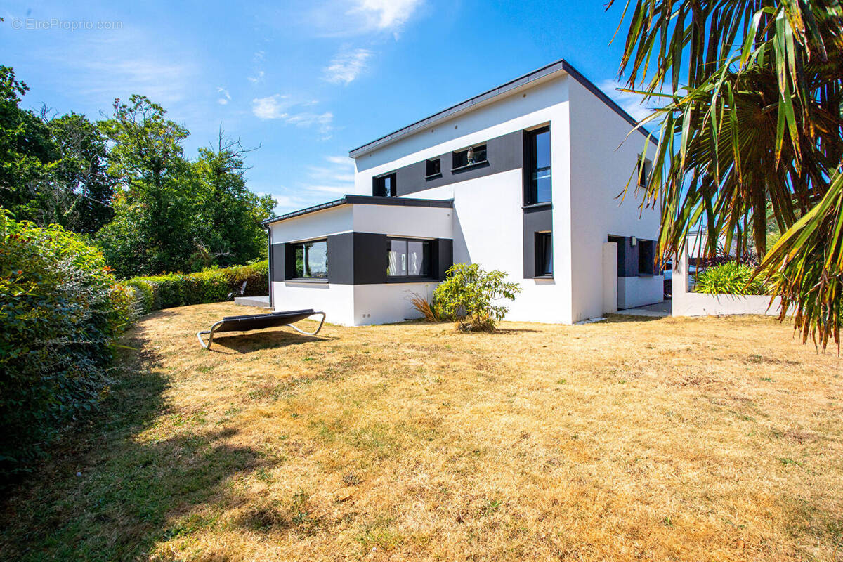 Photo Maison à Concarneau au prix de 748 000€
