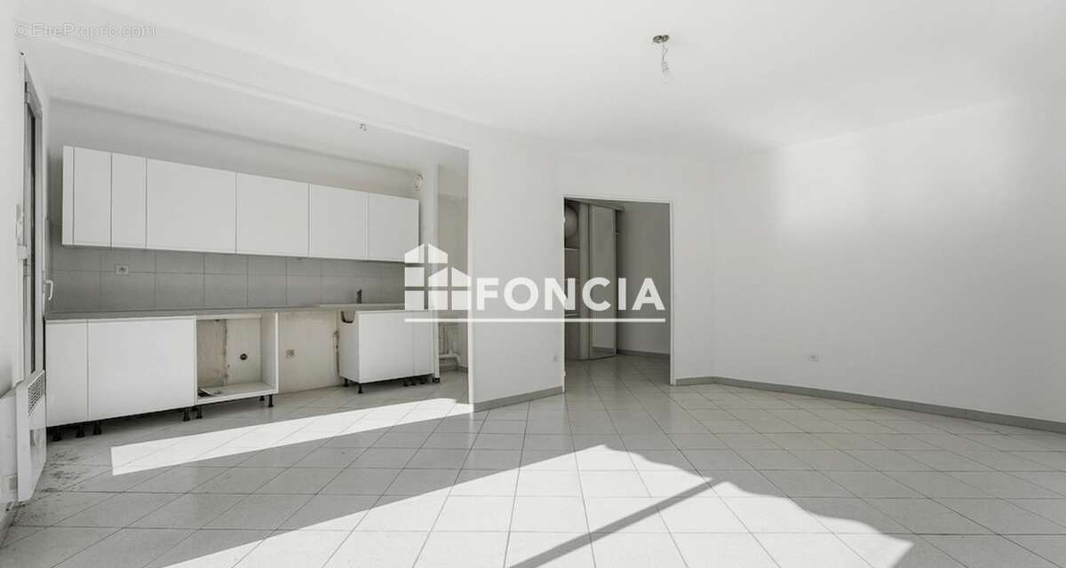 NICE OUEST - 5 pièces traversant de 108 m2 - 2 terrasses - Garage - photo 2