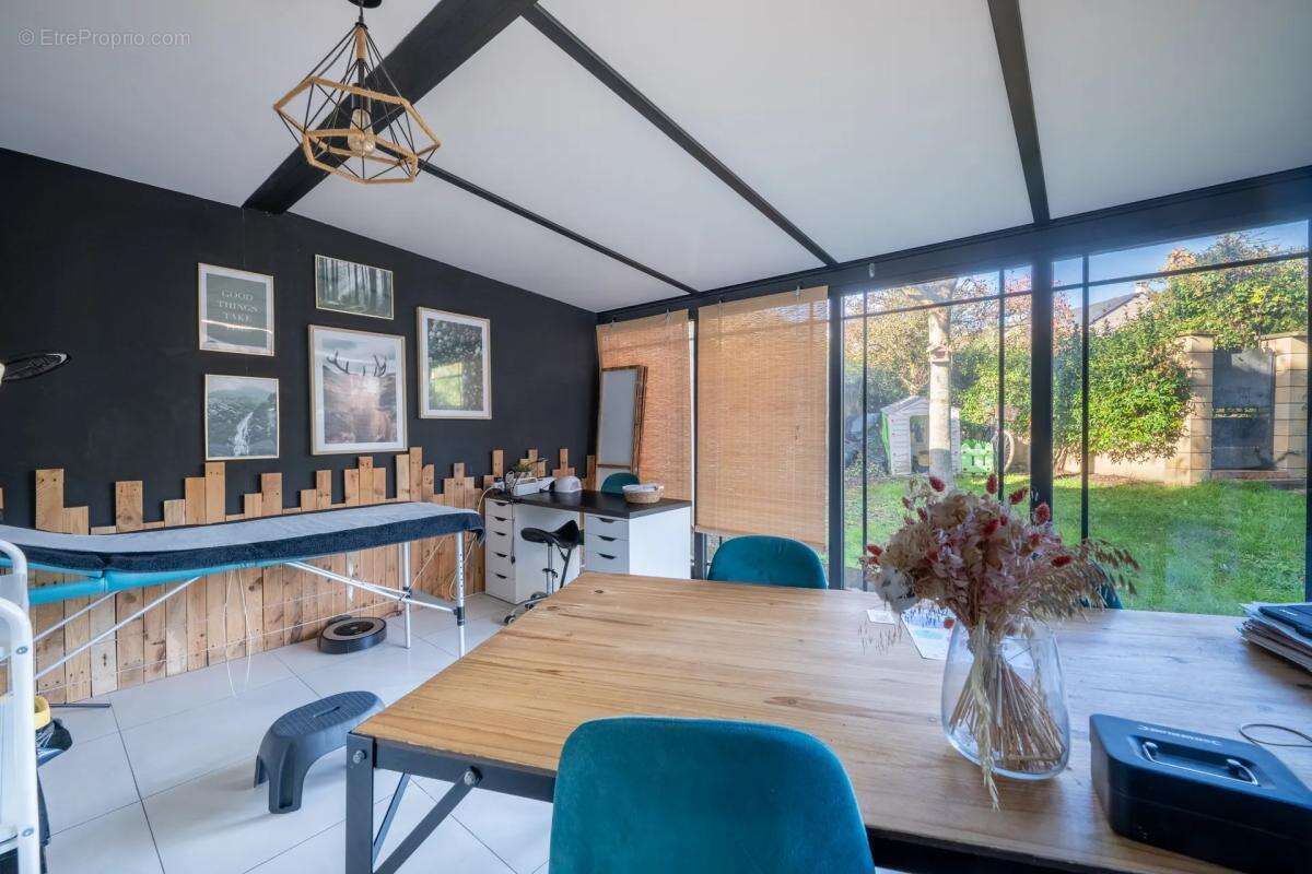 Maison à JOUY-LE-MOUTIER